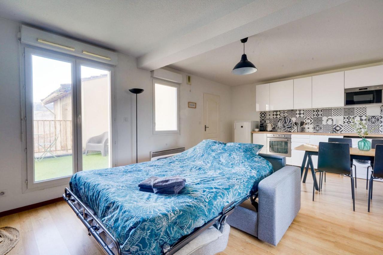 Apt De 30 M2 - 5 Min De Bordeaux - Terrasse - Parking Сенон Екстериор снимка